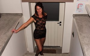 18 year old girl Bella nudeing off a cock in her graduation attire